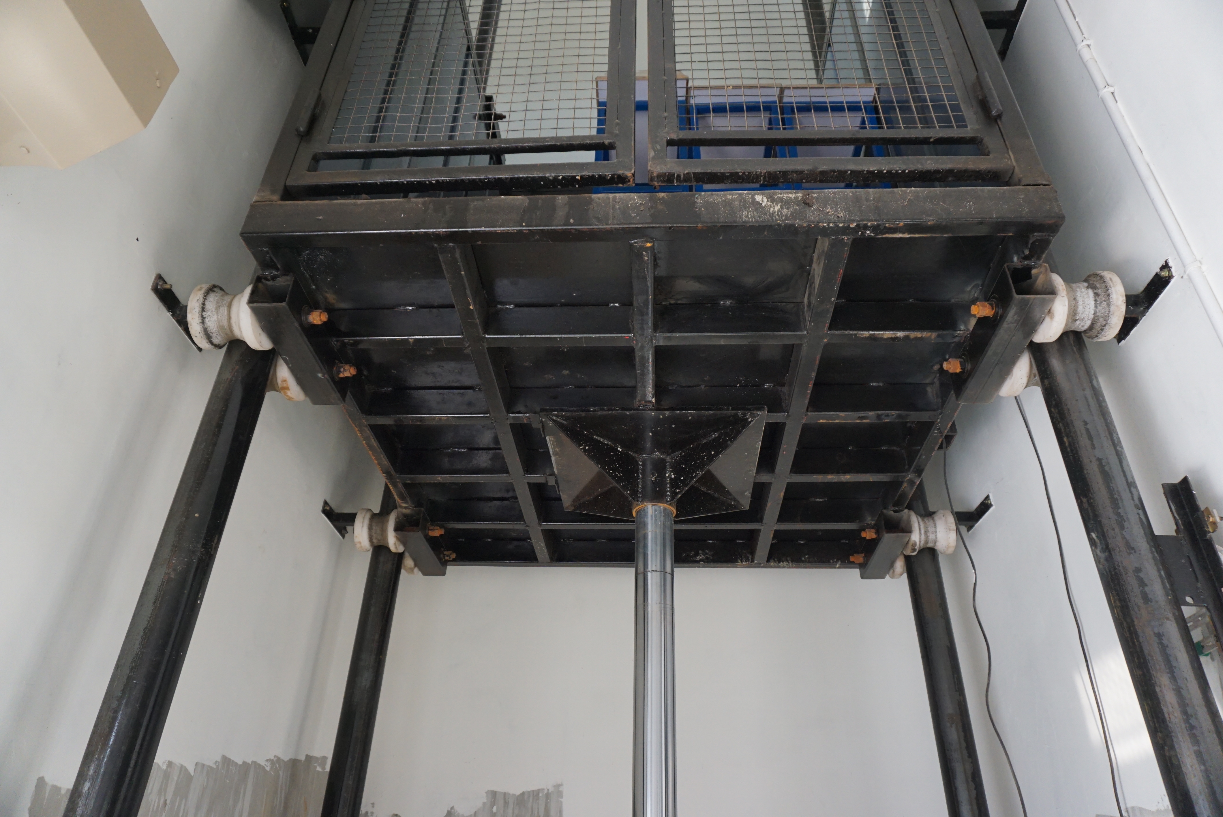 Cylinder and Platform