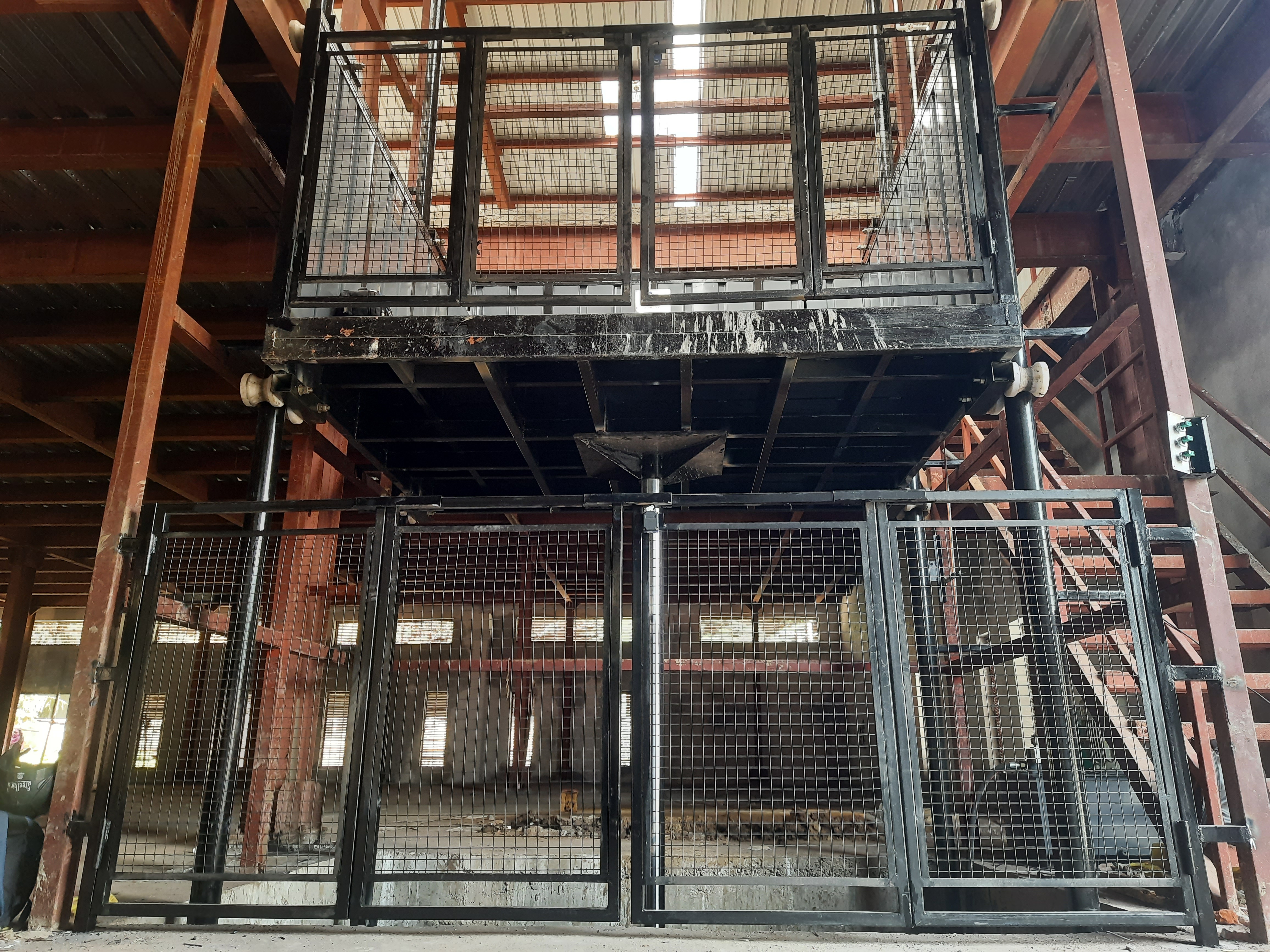 Complete Engineering Guide: Selecting the Right Industrial Hydraulic Goods Lift